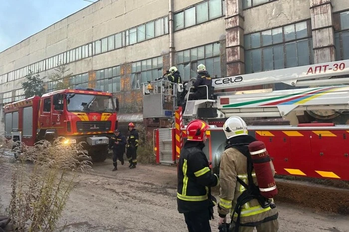 Lviv, fire at the bus plant