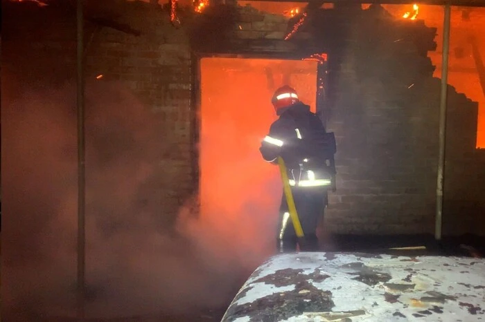 In Sumy brannten mehrere Haushalte aufgrund von Beschuss (Video)