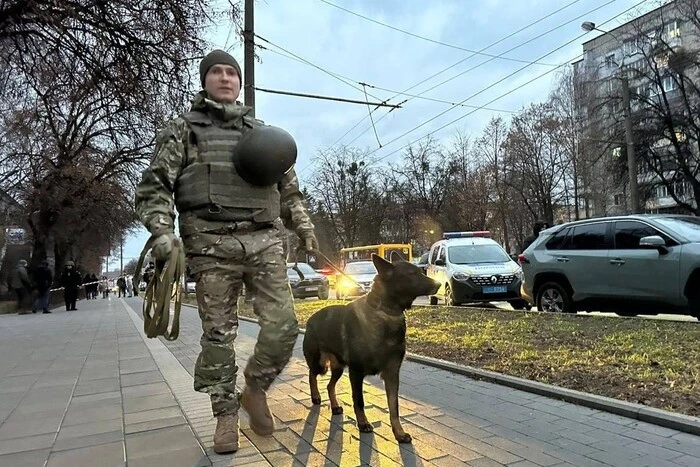 Vor dem Gebäude des Rivne Regionalen TCK ertönte eine Explosion