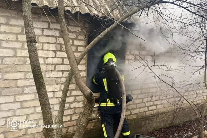 Горящий дом, погибла 15-летняя девушка