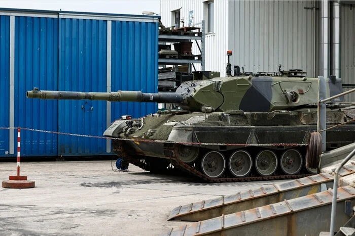 The Leopard tank withstood an attack from FPV drones