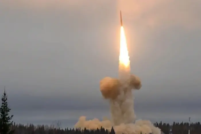 Strike with an intercontinental missile on Ukraine