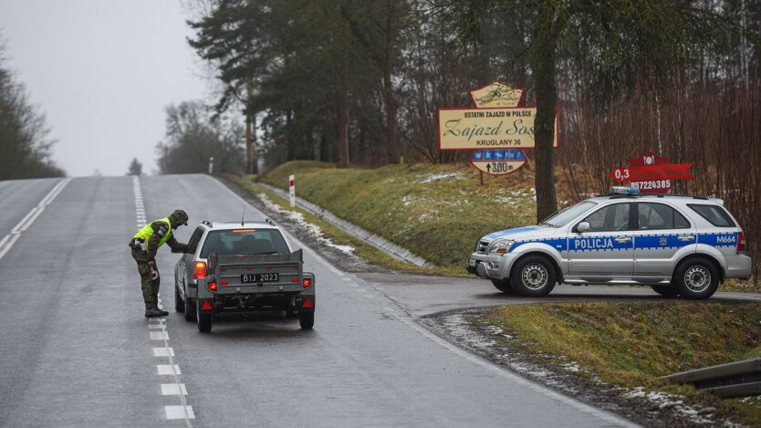 Ukrainian driver checks fines and penalty points in Poland