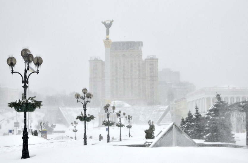 Icy conditions and frost in Kyiv