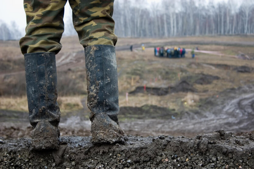 Wounded Russian soldiers in a new tactic