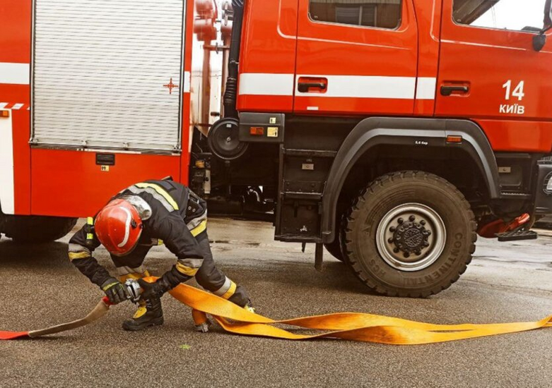 Fire in a high-rise building in Kyiv