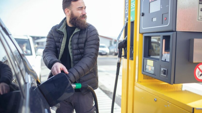 Fuel prices at gas stations