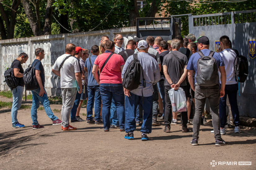 Pilne kwestie związane z mobilizacją i działalnością CKK: gdzie dzwonić Ukraińcom