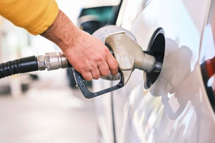 Expert's explanation about fuel prices in December