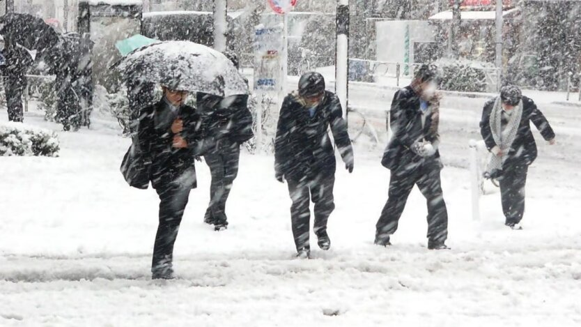 Sharp change in weather: Ukraine to be hit by strong winds and snow with rain