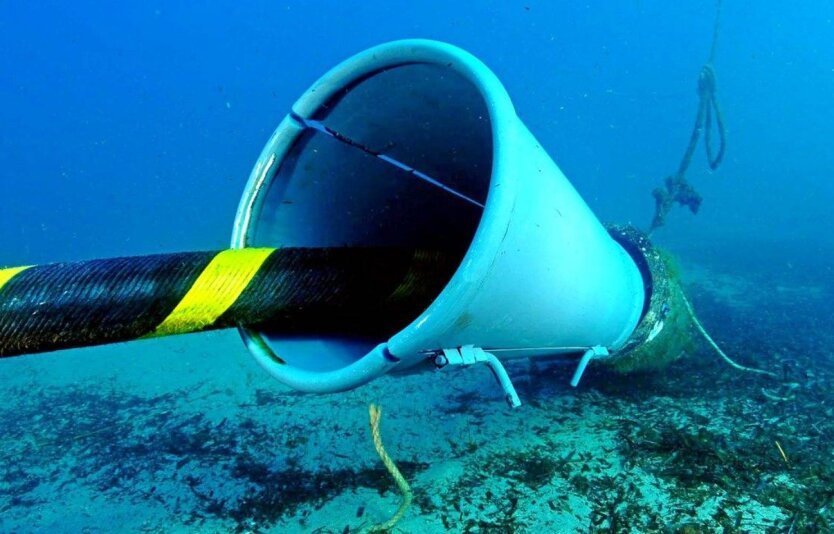 Chinese ship suspected of damaging cable