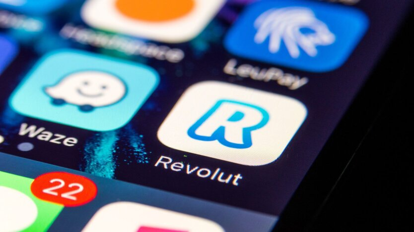 Изображение банковской карты Revolut