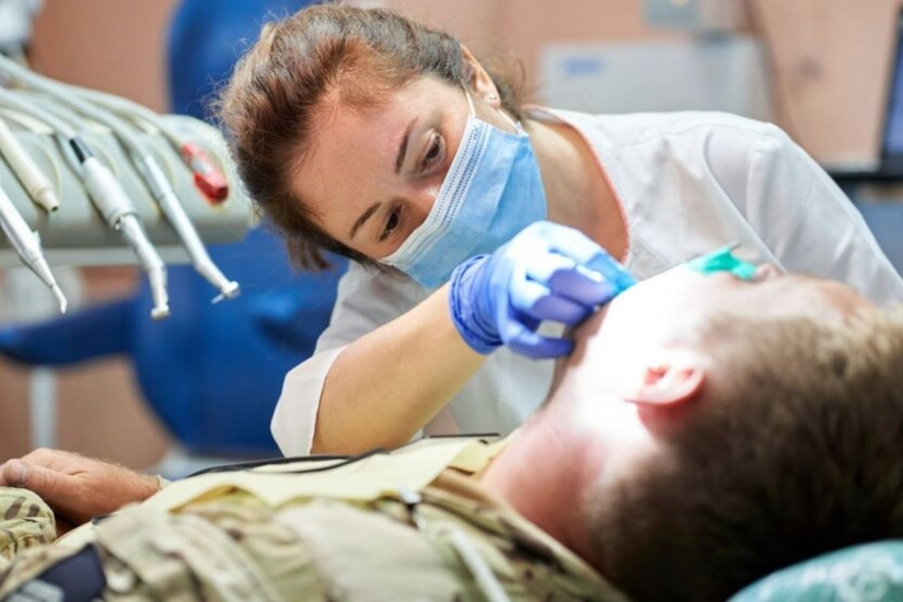 Ukrainians receive free dental treatment