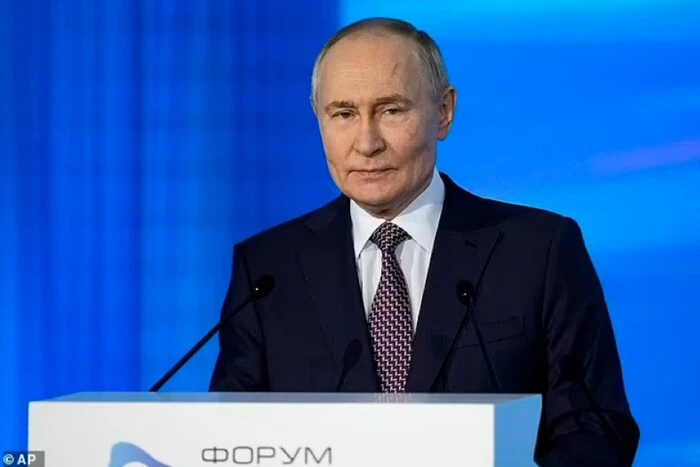 Putin has a mysterious scar