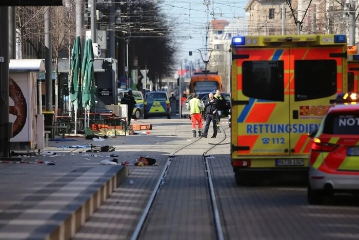 W niemieckim Mannheimie samochód wjechał w tłum: prawdopodobnie są ofiary