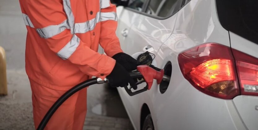 Fahrern wurden die neuen Kraftstoffpreise angezeigt: Tankstellen haben die Preise für Benzin, Diesel und Autogas geändert