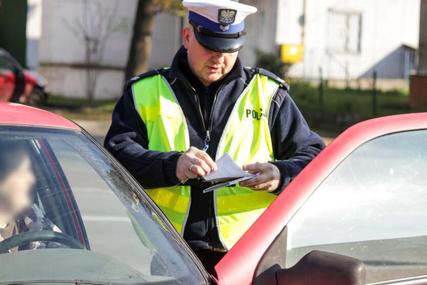 Fahrer droht eine Geldstrafe wegen der häufigsten Gewohnheit: Wie man sie vermeidet