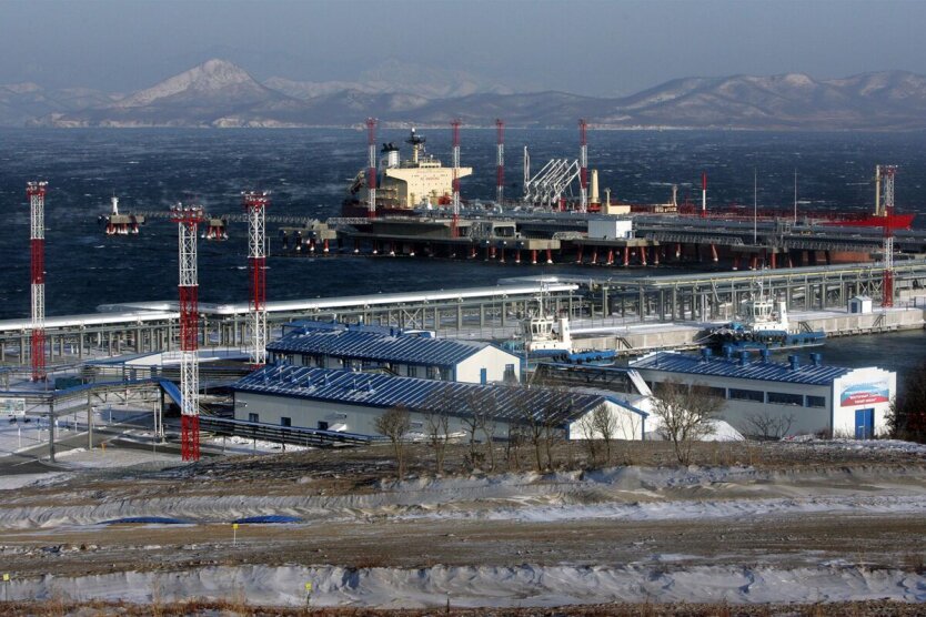 Russland umgeht Sanktionen: Der wichtigste Öl-Hafen arbeitet auf Hochtouren