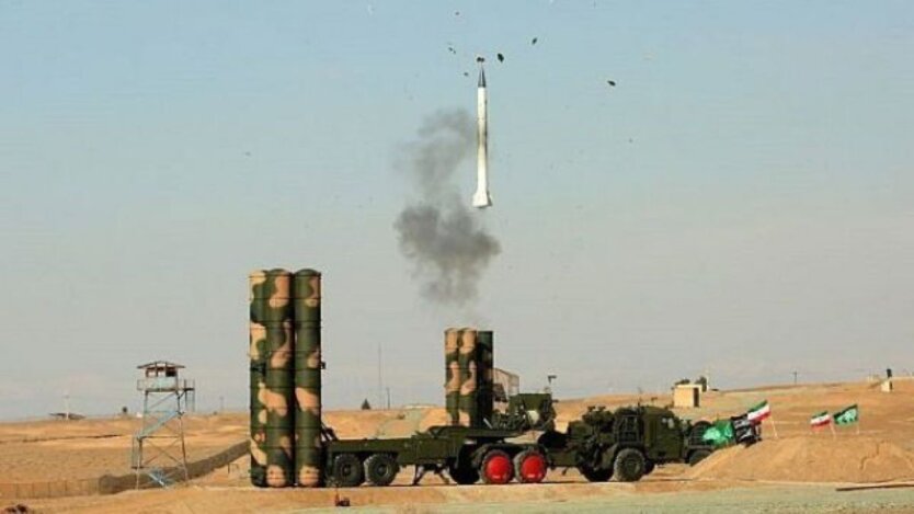S-300 missile system showcased by Iran