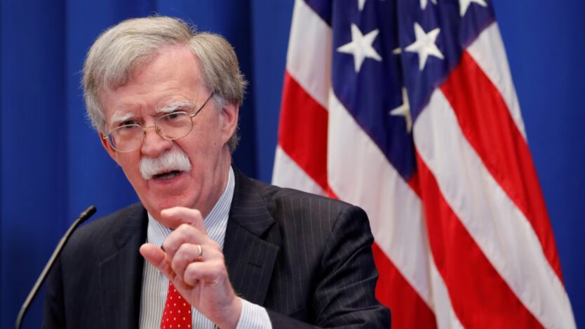 Bolton wyjaśnił retorykę Trumpa na temat Ukrainy i Putina